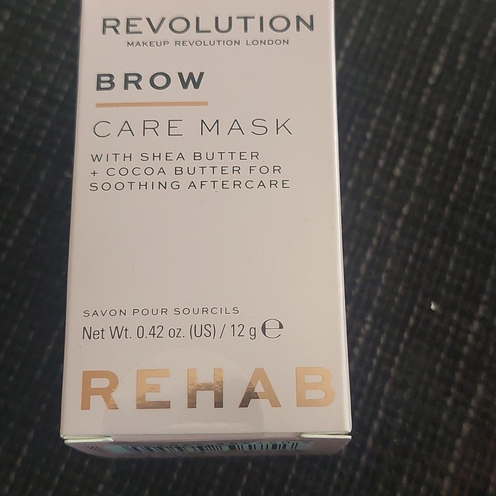 New makeup revolution brow care mask‎